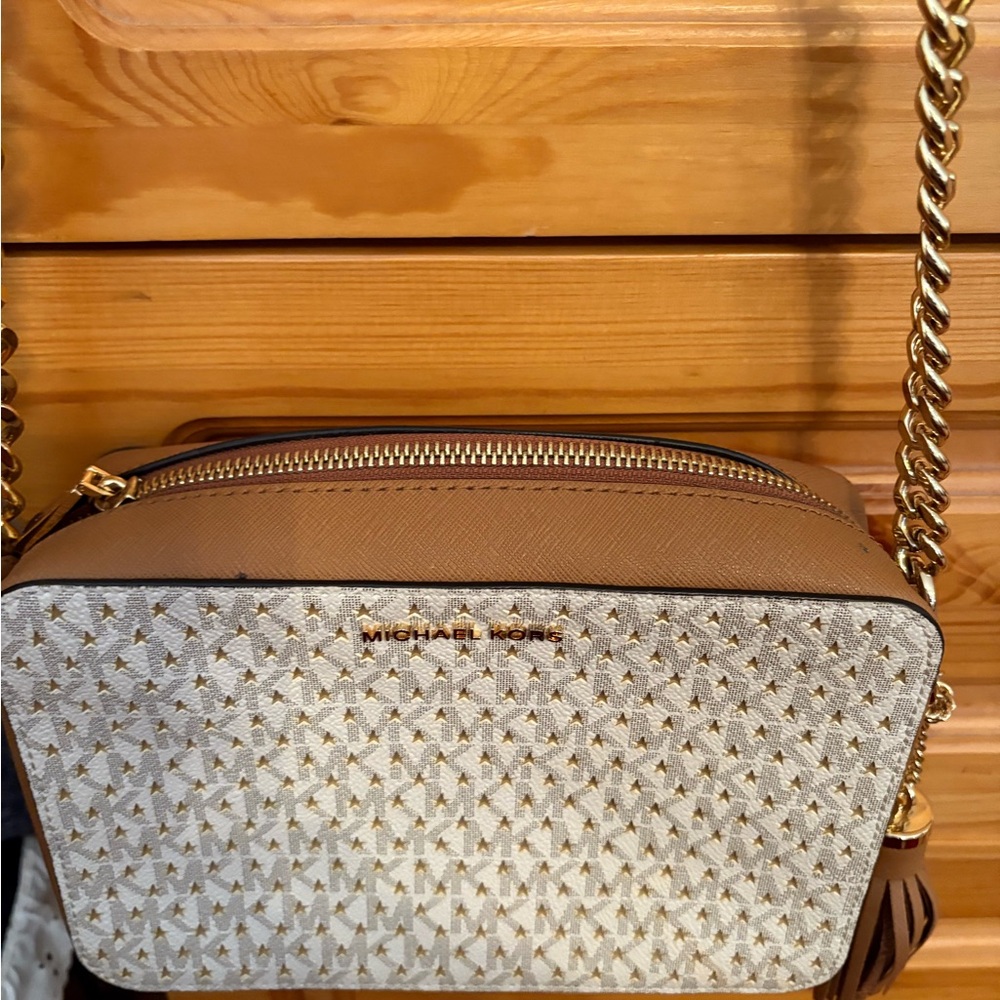 Michael Kors Vanilla Cream with gold Crossbody Bag.  Like New